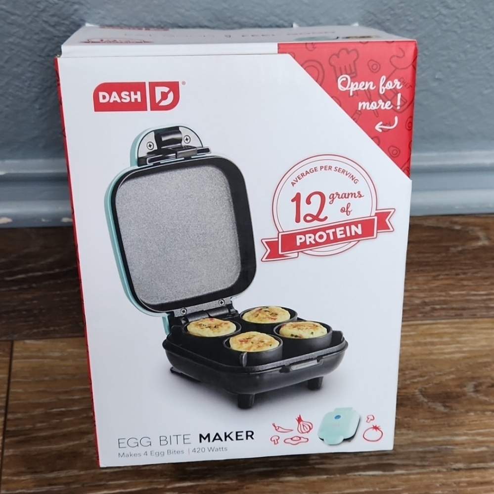 NWT Dash Egg Bite Maker Aqua Blue Green with recipe booklet